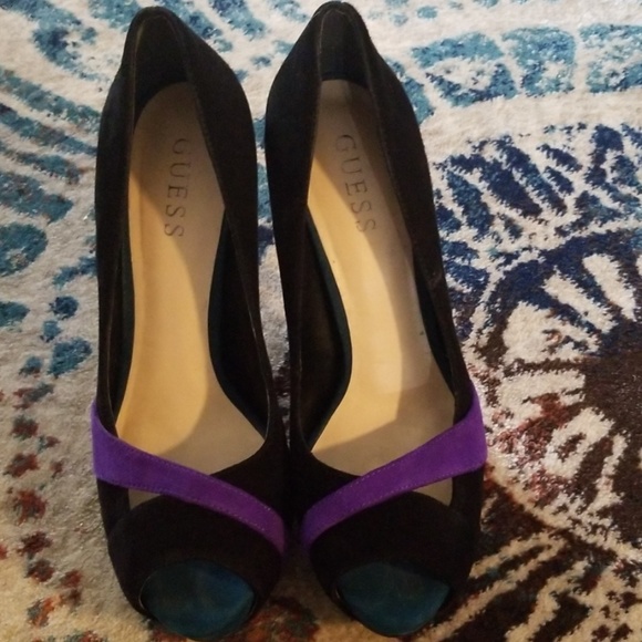 Guess Multicolor Pump - Picture 3 of 3